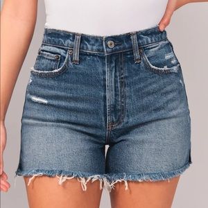 Abercrombie Curve Love High Rise 4 In Mom Shorts